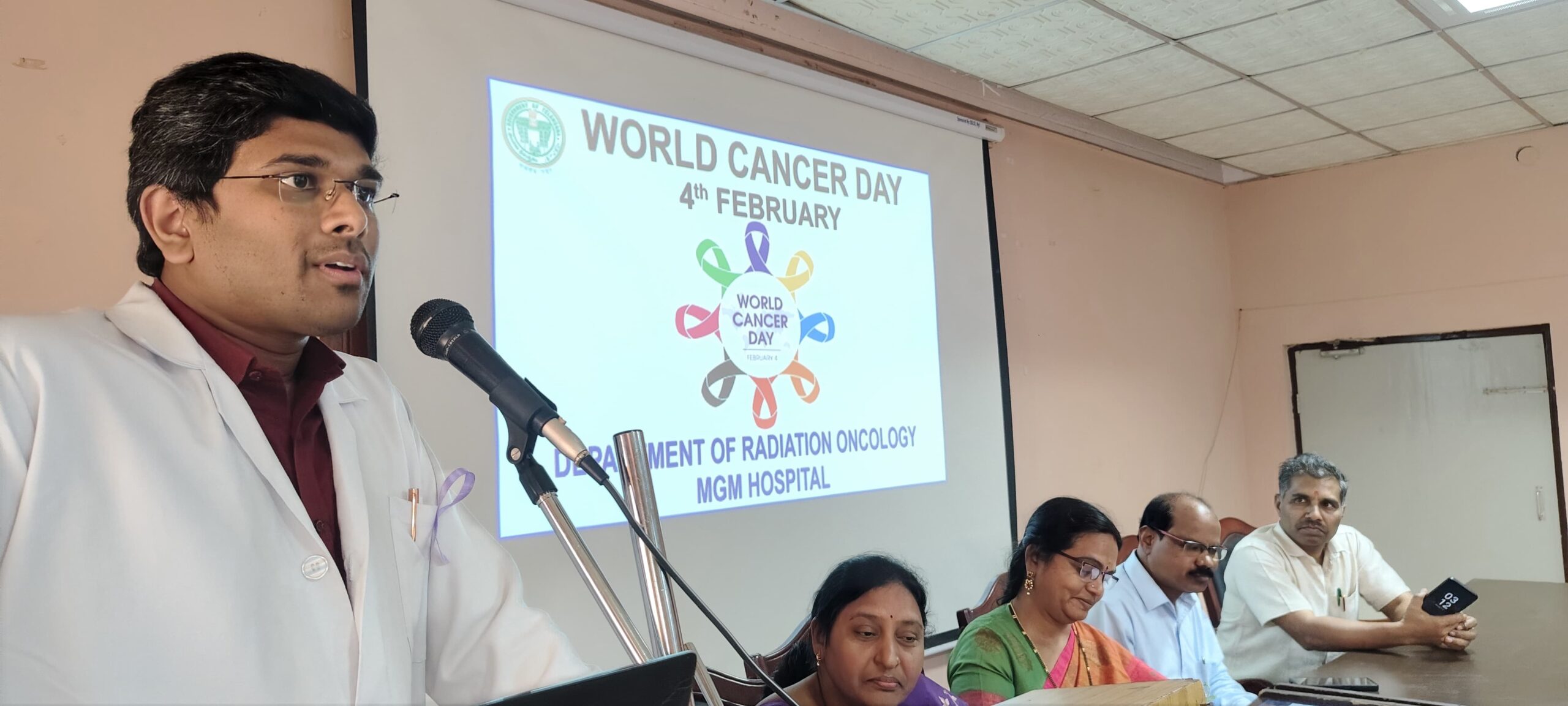 సదస్సులో మాట్లాడుతున్న డా నిఖిల్